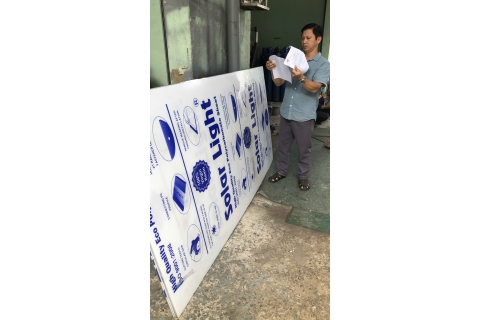 Tấm poly đặc solar light khổ 1,52m